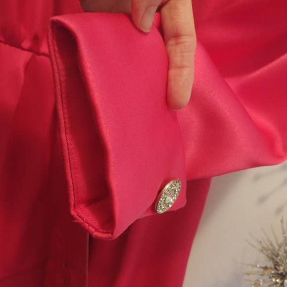 Show-Stopping and Satiny Smooth! - Picture 11 of 15